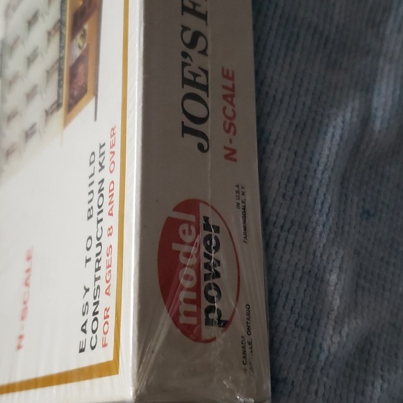 N Scale Vintage Model Power No. 1536 Joe's Fruits & Vegetables Building Kit - Picture 5 of 6